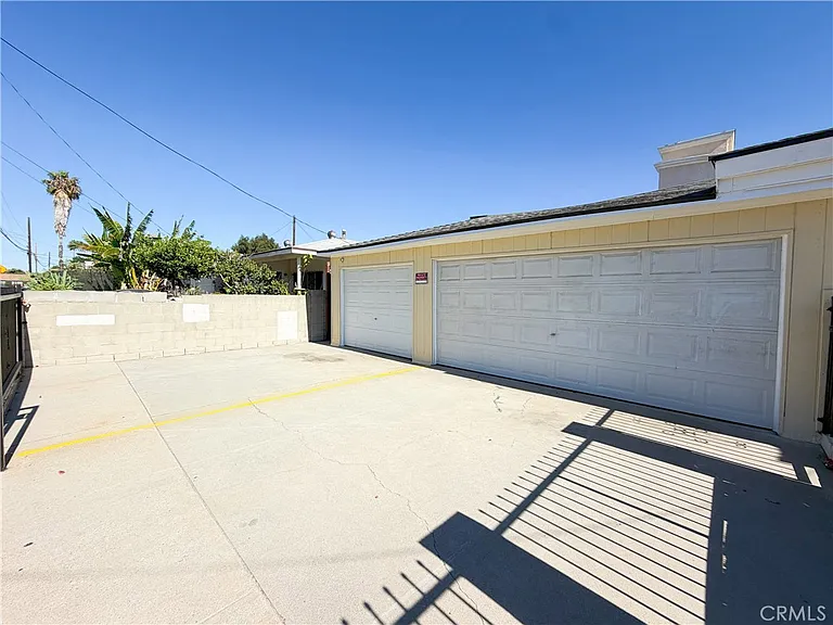 320 E Marshall St #B — Photo 26