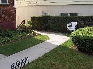 4th image of 298 Edwards Pl