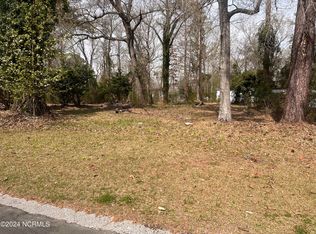 402 Hickory Rd, Jacksonville, NC 28540