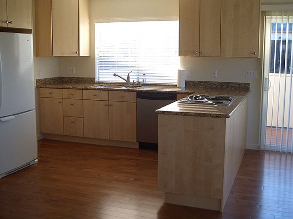Kitchen West