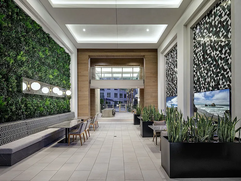 Hanover Burlingame — Photo 14