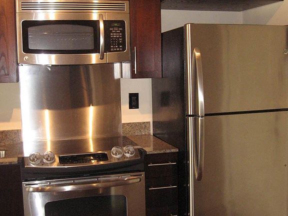4th image of 699 John St Unit 303