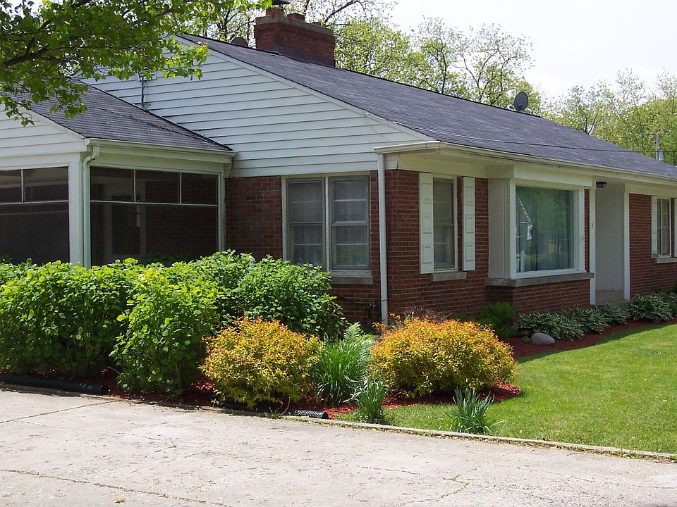 2nd image of 81 Harvey Ave