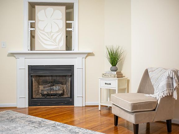 5th image of 702 Wyndhurst Dr