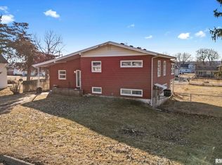 315 3rd St, Buffalo, IA 52728