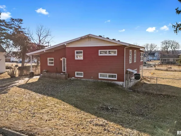 315 3rd St, Buffalo, IA 52728