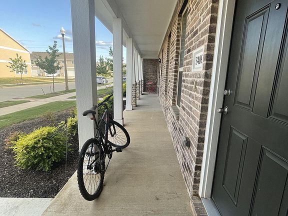 3rd image of 3409 Cricket Dr