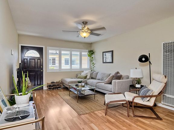 2nd image of 2043 1/2 Oliver Ave