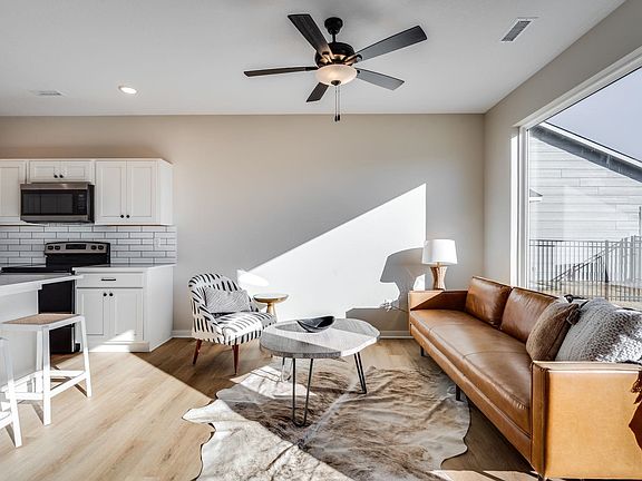 3rd image of 3973 W Longleaf