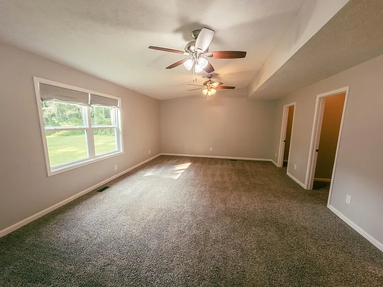 200 Rowland Cir — Photo 13