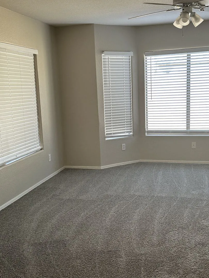 4 Bedroom in San Tan Ranch, Gilbert! — Photo 4