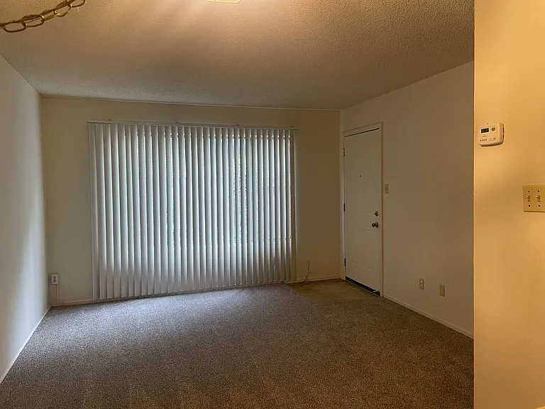 1710 G St — Photo 2