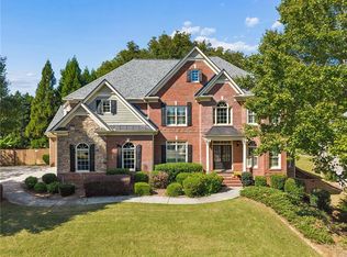 115 Amberly Pl, Roswell, GA 30075