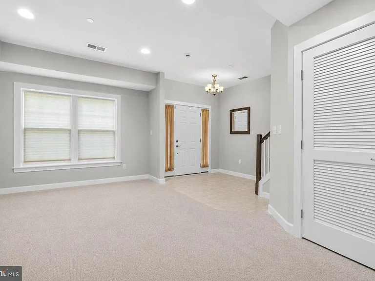 7314 Taylors Hill Ln — Photo 4