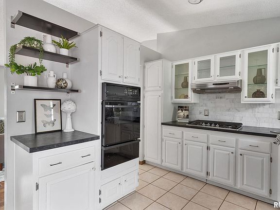 3rd image of 312 W 64th St