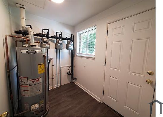 2nd image of 1635 Parkwood St #3