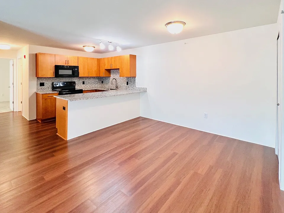 Large Overflow Dining Room Area!