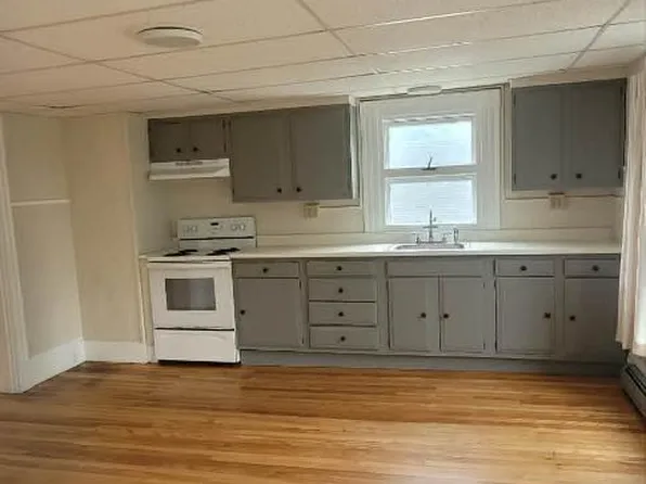 83 Main St N #1, Wells River, VT 05081