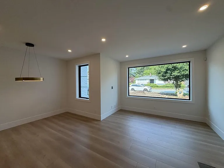 9X3 Westmount Dr — Photo 9