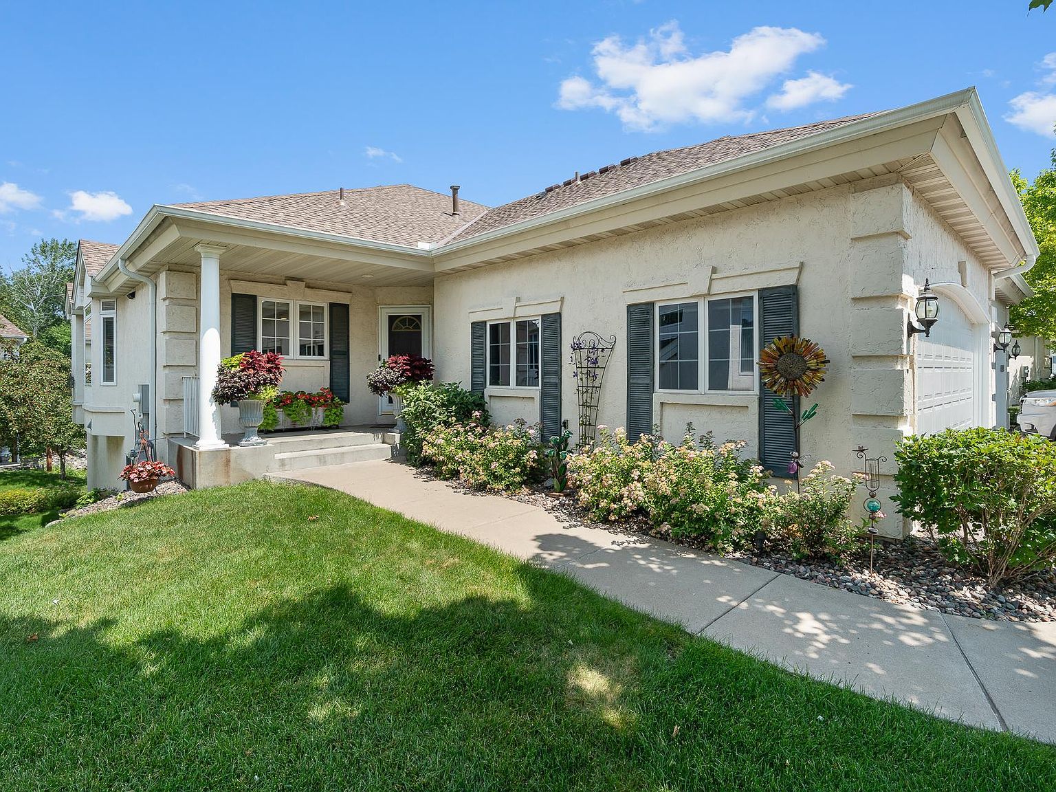 Victoria’s secret 7852 Victoria Way, Saint Louis Park, MN 55426 | Zillow