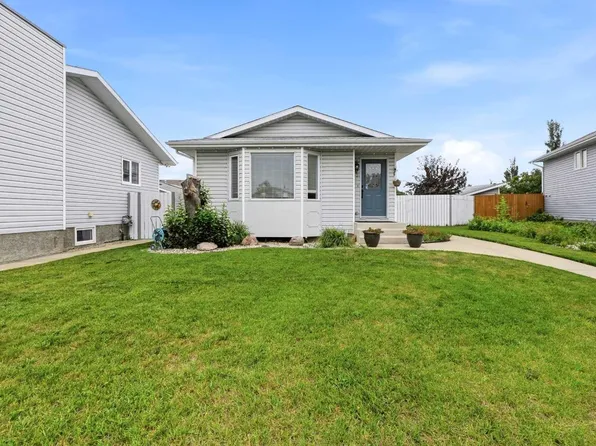 37 Sunrise Cres, Blackfalds, AB T4M 0K6