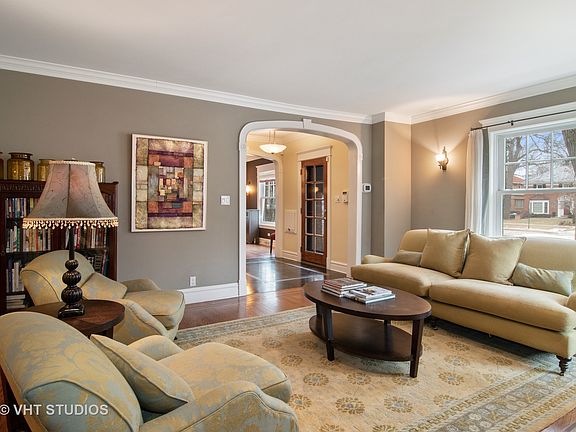 3rd image of 1118 Forest Ave