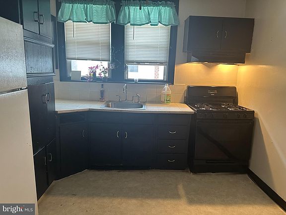 3rd image of 630 Brill St