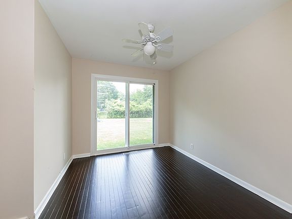 5th image of 28 Saratoga Ct