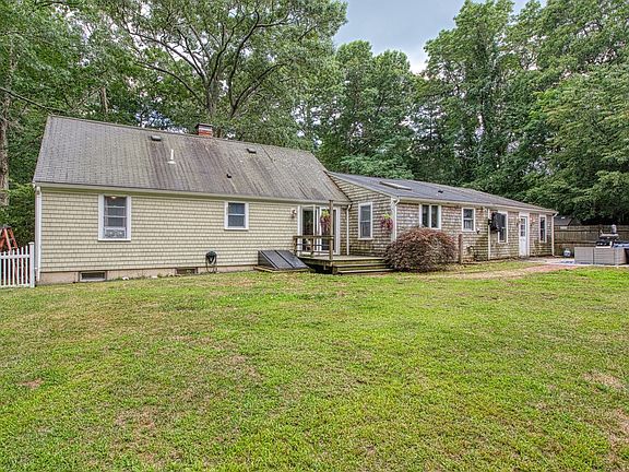 2nd image of 30 Edgewood Ln