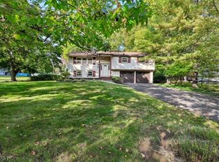 7 Tanglewood Dr, Livingston Twp., NJ 07039