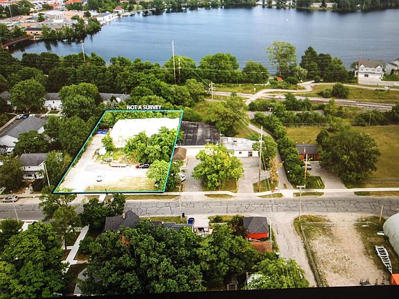 2nd image of 723 Lake Ave