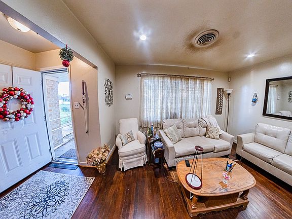 5th image of 2207 McKee Dr
