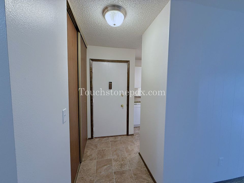 1st image of 5808 SE Milwaukie Ave APT 6