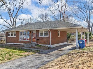1020 Saint Brendan Ln, Florissant, MO 63031