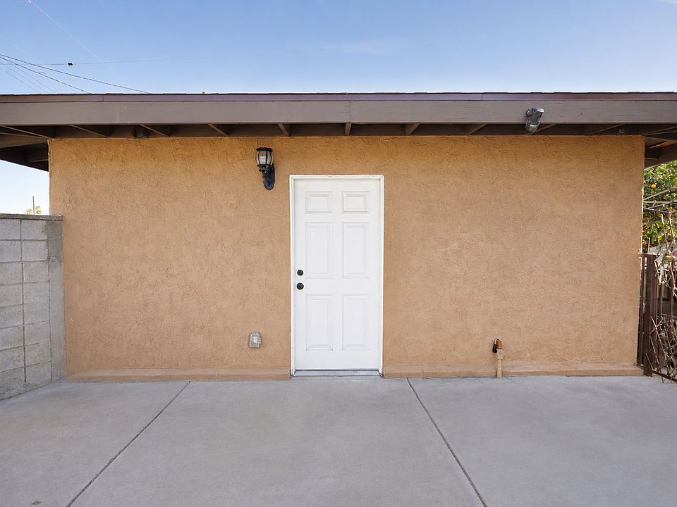 1st image of 1405 N Riverside Ave #3