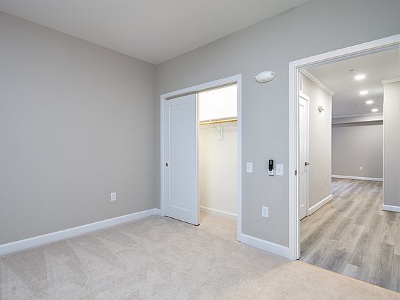 4th image of 1016 Duke St #100
