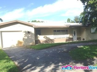 5651 SW 5th St, Plantation, FL 33317