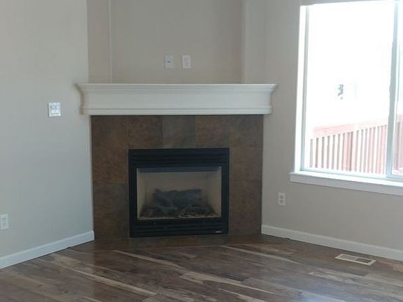 2nd image of 1859 N Holl Blvd