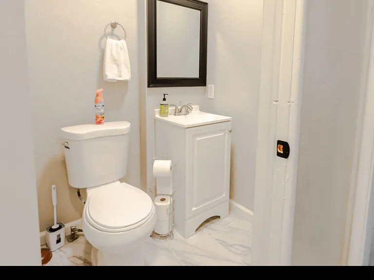 318 W Florinda St #A — Photo 15