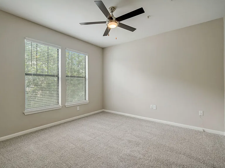 Las Brisas Apartments — Photo 122