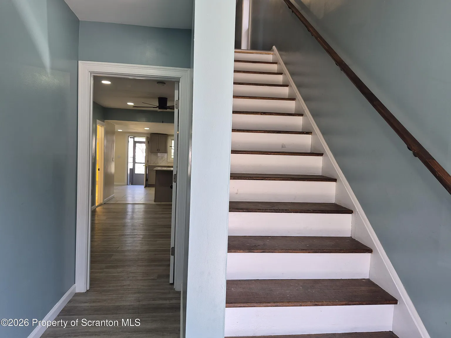 4 bed, 2.0 bath, 1880 sqft, $2,200 — Photo 3