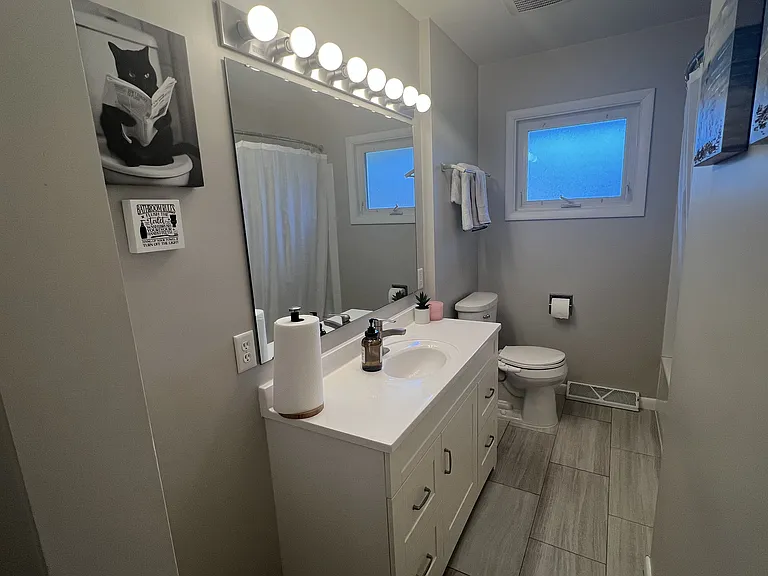 1431 E Emmerson Ln — Photo 13
