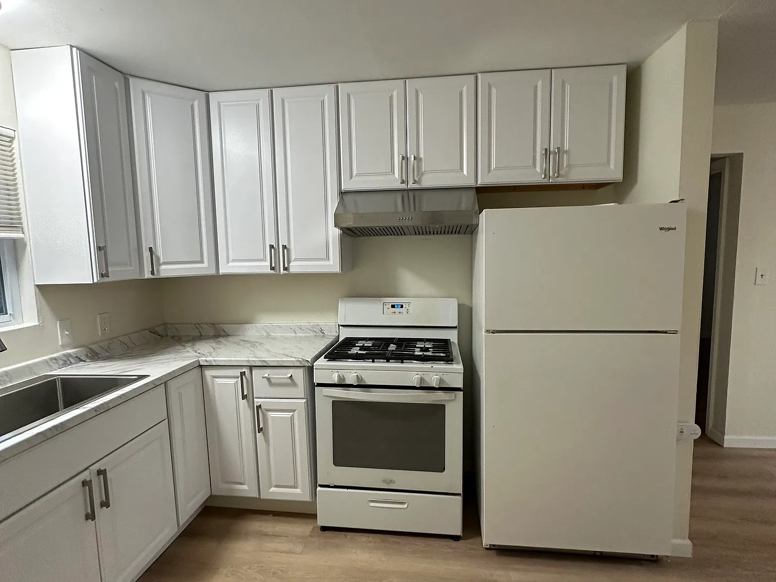4 bed, 1400 sqft, $2,050 — Photo 2