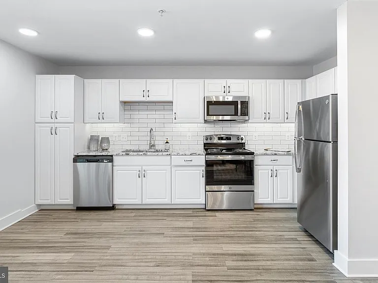 19520 Village Walk Dr #19520 — Photo 12