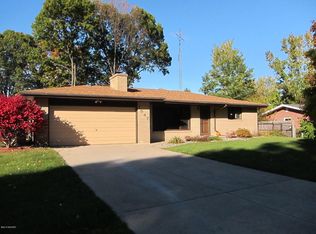 1547 Timberlane Dr, Saint Joseph, MI 49085