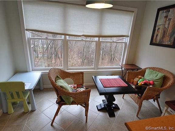 5th image of 71 Katherine Ct #71