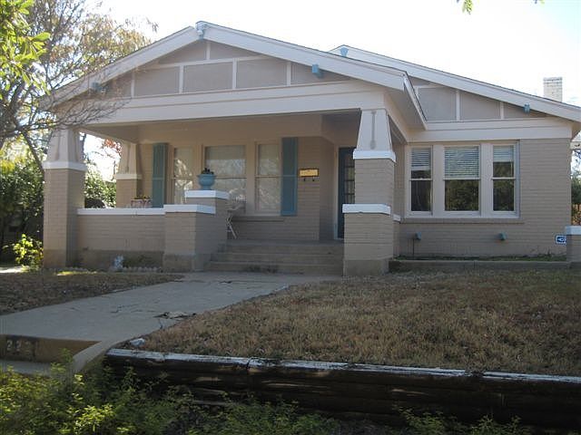 Historic Updated Bungalow with oversized Porch
