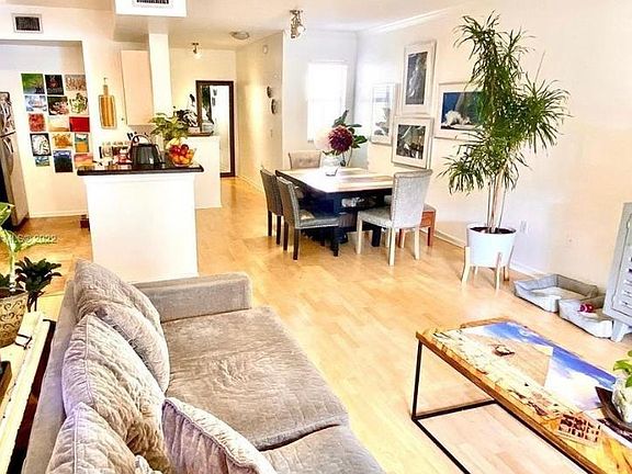 3rd image of 2452 Centergate Dr APT 203