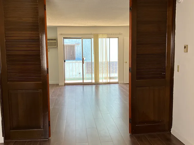 3329 Keystone Ave #7 — Photo 7