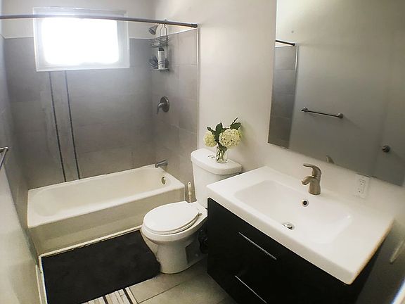 3rd image of 158 Meadowlands Dr W #772219